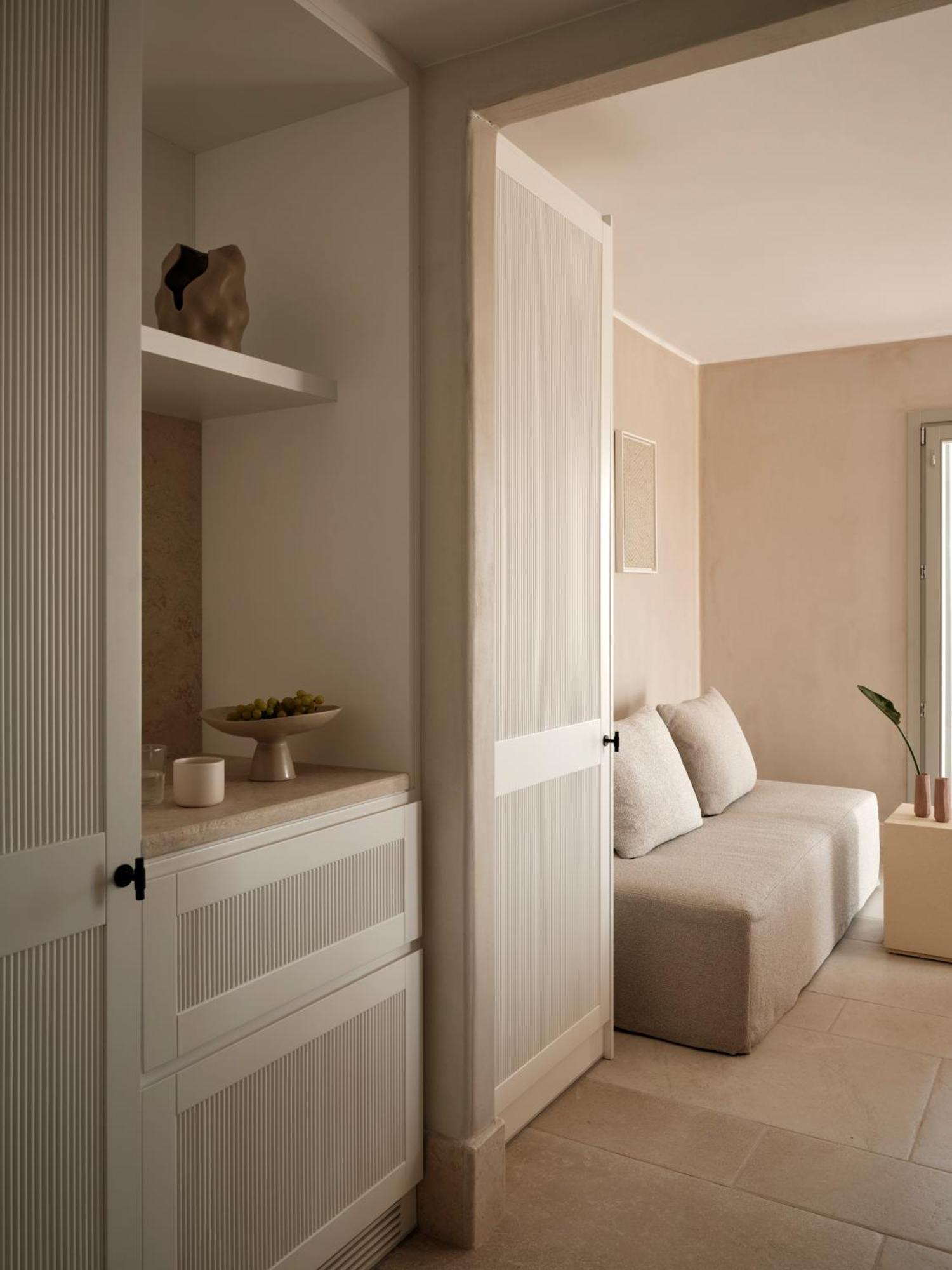 Akria Seaside Suites Nausa Exteriér fotografie